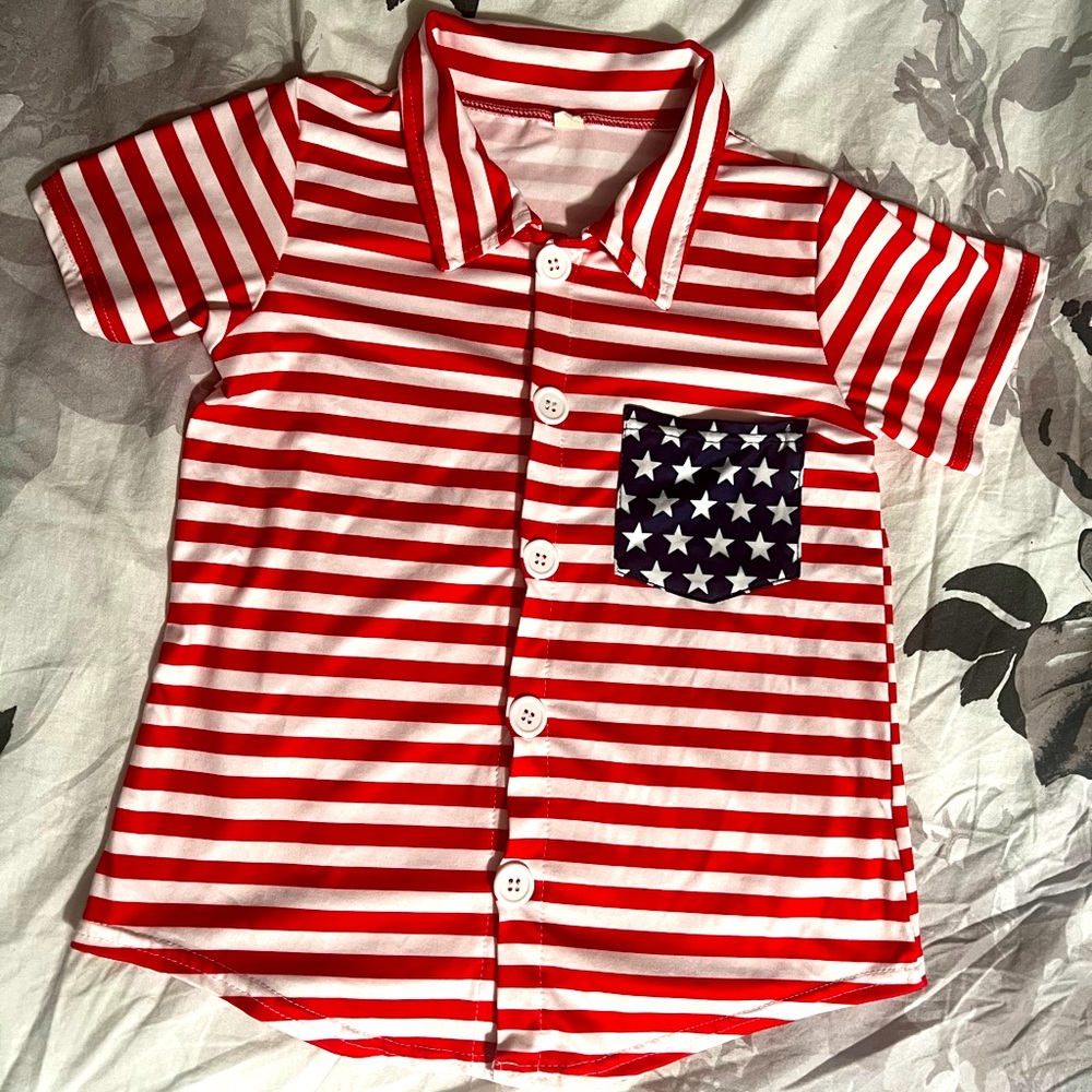 Boys 
Size 7/8 
Worn only for pictures
Bought at online Boutique